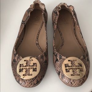 Tory Burch Reva Flats sz 8.5 in snake
